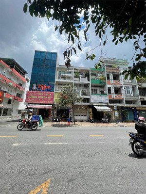 siêu hiếm đẹp-lô góc 3 mặt tiền kd cực đỉnh lãnh binh thăng 5tầng thang máy_ xíu 22 tỷ