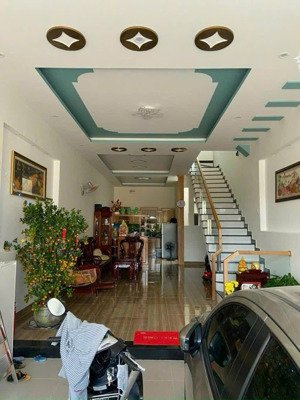 bán căn nhà hoàn công mặt tiền đường phường 11 cách dự án sun group 6'' đi xe