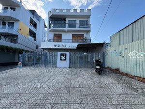 nhà nguyên căn 2 mặt tiền cực rộng, thích hợp mở siêu thị, văn phòng, spa, nhà hàng, nhà thuốc