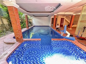 cho thuê biệt thự rộng rãi có bể bơi tại đặng thai mai, tây hồ