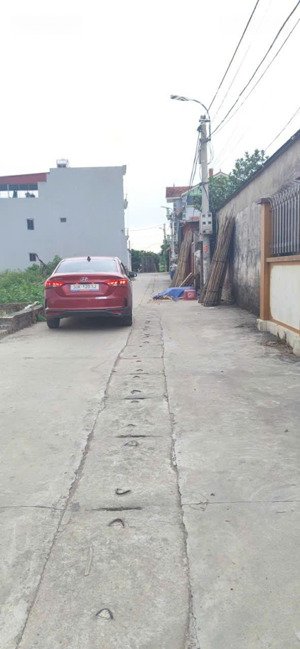 đất tổ 9, quang minh, mê linh. gần kcn và trường cd y dược tuệ tĩnh. dt 60m2