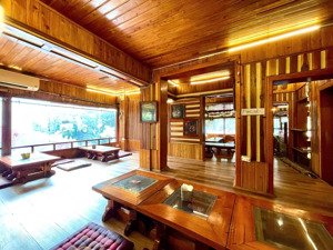 cho thuê mặt phố tô hiệu - cầu giấy - lô góc 3 mặt thoáng - dt 300m2x3tầng - giá 260tr/tháng có tl