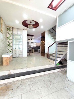 siêu phẩm hẻm ô tô cách mặt tiền 1 căn 3 tầng 50m2 giá tốt quận 6