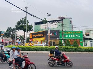 cho thuê nhà trệt mặt tiền đường nguyễn văn linh, cặp bên ngã tư nguyễn văn linh