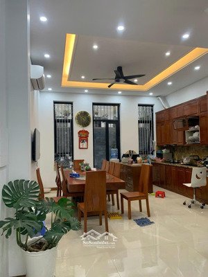 bán căn liền kề sẻ khe, như biệt thự song lập, dt vừa phải 112.5m2, giá 3x tỷ( bao phí)