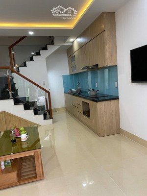 bán nhanh siêu phầm hẻm oto hùng vương cách bãi biển chỉ 300m nhà 3.5 tầng giá 4,7 tỉ siêu rẻ