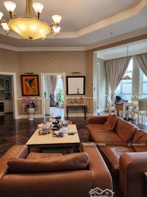 bán căn hộ 190m2, 3 ngủ + 1 và 2 vệ sinh, full nội thất, chung cư the manor. giá chỉ 12,9 tỷ