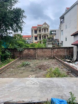 chính chủ bán ô đất 50m2 ngõ trước đất 4m gần chợ giang xá, tt trạm trôi, hoài đức