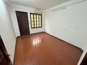 chính chủ cho thuê nhà riêng ngõ trung kính - vũ phạm hàm - cầu giấy. diện tích: 75m2 x 5 tầng.