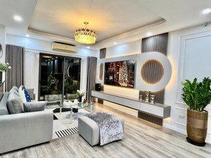 gia đình cần bán căn 2 phòng ngủ 86m2 hapulico. giá 6,8 tỷ - lh mtg)