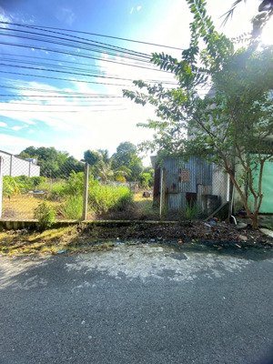 hàng ngộp, chưa tới 2 tỷ tại trung tâm