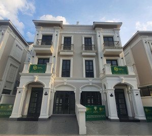 cho thuê 1 cặp biệt thự liền kề - hoàn thiện mới đẹp - trục đường kd sầm uất - giá tốt - vhgp