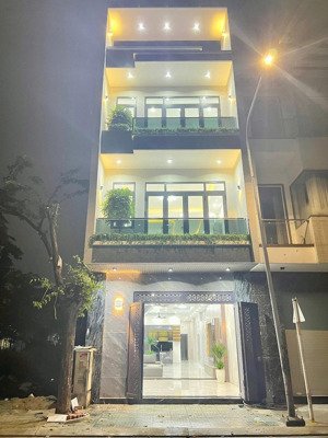 3 tầng - kdc nguyễn hữu trí - cách chợ đệm 5phút