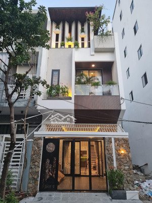bán nhà giáp chợ bình chánh chỉ 20p đi tới trung tâm