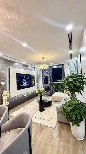 cần bán nhanh căn góc view thành phố về đêm 111m2 giá tốt tại home city. liên hệ mr.duy 