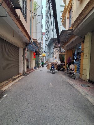 vị trí siêu đẹp, đặng tiến đông, 48m2 * 5t* giá chào 16,8 tỷ, phân lô, ô tô tránh, ngõ thông, ở vip