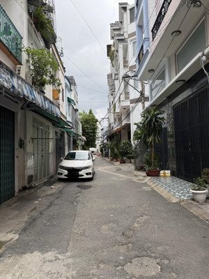 tìm nhà tầm tài chính 4.x tỷ nhưng vẫn muốn ô tô đậu cửa? huỳnh văn nghệ - tân bình.