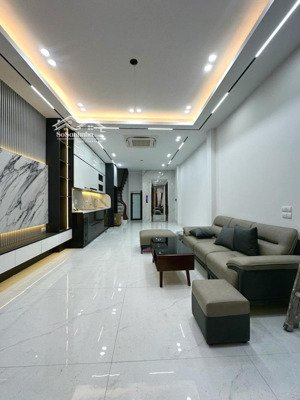 siêu phẩm nhà hai bà trưng - ô tô đỗ cửa