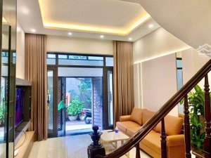 vip cổ nhuế quận bắc từ liêm , 48m2 sổ đẹp, ngay phố, wiew sân chơi khu 8,2 tỉ