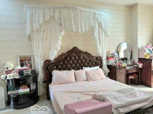 biệt thự phố khu tên lửa , bình tân gấp bán , 240m2, 3 tầng . chỉ 19,8 tỷ còn tl