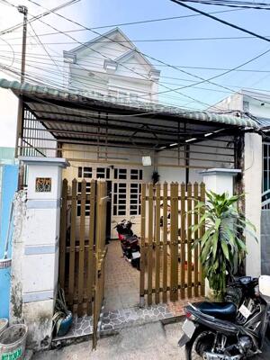 Cần bán nhà Bà Điểm SHR, 4x18m, HXH đường T2, Giá 3,95 Tỷ