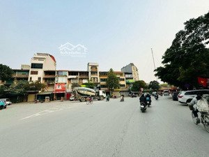 bán nhà yên xá 35m, 5tầng, full nội thât, cách ot tránh 15m. giá chỉ hơn 5ty