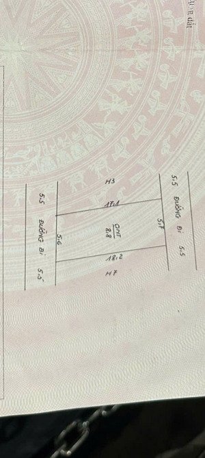 chính chủ cần bán lô đất dt 98,8m full thổ cư 2 mặt tiền , đường 5,5 m. mặt tiền 5,6m .