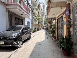 bán nhà ngô thì nhậm 34m, 5tầng, thang máy, kinh doanh, ot đỗ cửa, giá 8ty300