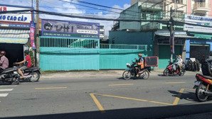 bán nhà mt đường huỳnh văn gấm, phú thạnh, tân phú. dt: 16x35m - cn: 710m2 - kc 2 tầng. giá: 53 tỷ