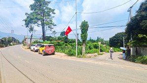 185m ( mặt tiền 10.2m hậu 10.2m )
cách ql21a chỉ 400m
di chuyển lên cnc, fpt, dhqg chỉ 10p chạy xe