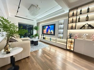 tôi chính chủ cần bán căn hộ 83m, 2n2wc, giá 5 tỷ; 139m, 3n2wc, giá 8.4 tỷ, tại goldmark city