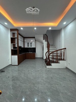 bán nhà thanh am, thượng thanh, long biên: 35 m, 5 tầng, giá 6 tỷ: nhà mói, nội thất xịn sò