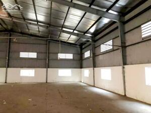 Cho thuê kho xưởng có: khuôn viên 3.300m2, xưởng xd 300m2 Đức Hòa, Long An giá 11tr/tháng Lh: 0949 861 287