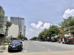 bán nhà mt đường bát nàn, q2. ngay trung tâm hành chính,ngang lớn 9m. giá chỉ nhỉnh 26 tỷ