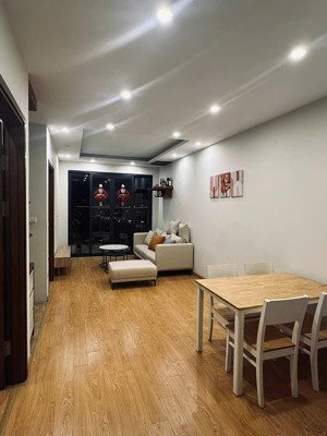 cho thuê căn 2 ngủ toà ct1 gelexia 885 tam trinh tầng trung 74m2. full nội thất 9.5triệu 