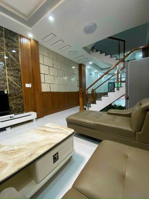 bán nhà 3 lầu đường số p. tân quy (dt: 4m x 20m) giá tốt
