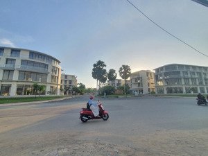 bán đất biệt thự 250m đối diện khu đô thị global city, đỗ xuân hợp, giá 100 triệu/m2