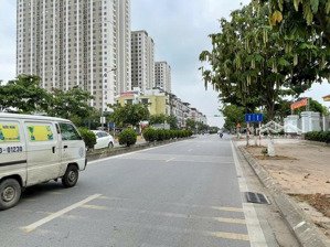 bán nhà 5 tầng khu phân lô tứ hiệp sau trường ngô sỹ kiện..dt 60 m2, mt 5m. lh 