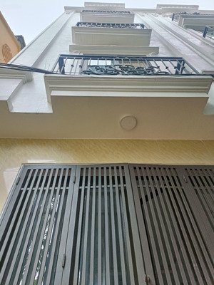 bán nhà 4 tầng dt 37 m.thổ cư sổ đỏ. áp sát đường ô tô. la phù xã an khánh. gần đường vành đai 4.