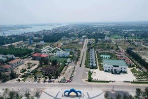 đất đấu giá bãi tắm-cửa việt-quảng trị ngay sát quảng trường biển