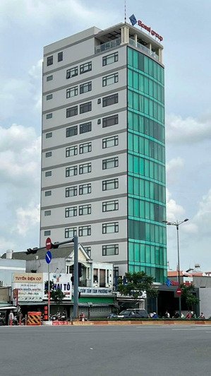đất góc 3mt phạm văn đồng ngang 35m giá chỉ 135 triệu/m² khu vực có thể xây cao tầng giảm 36 tỷ