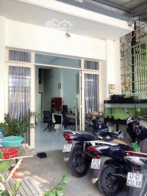 q7 quá rẻ ,xe hơi ngủ trong nhà, dt 3.6m x 22m, 80m2, 20m ra mặt tiền đường phú thuận, chỉ 6.4 tỏi
