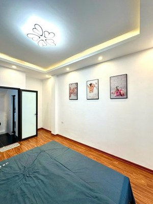 cho thuê nr 4t tại triều khúc, 8,5 triệu, 30m2, 3pn, 3wc, full nội thất, đẹp lắm!
