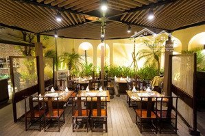 cho thuê cực hiếm biệt thự tp giao lưu view hồ dt 250m,lô góc,mọi mô hình, giá 150tr.lh 