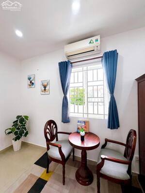 Căn hộ ban công quận 10 có thang máy đường thành thái