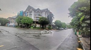 mặt tiền bùi tá hán. gồm hầm + trệt + 2 lầu sân thượng, gồm 4 phòng ngủ 3wc. chỉ: 21 tỷ