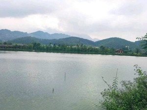 đất bám hồ tay chạm nước giáp đại học quốc gia hà nôj vị trí đắc địa 968m