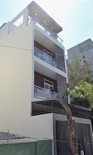 90m2 - có thang máy - giá 14 tỷ - 4 tầng - 4pn - đường d4, q7
