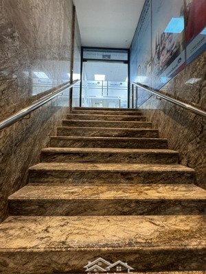 bán gấp căn building mặt văn cao, dt 102m2 x 10 tầng, ô tô 65m , kinh doanh cho thuê dòng tiền tốt.