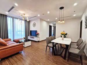 chính chủ cho thuê chcc cầu giấy center point, 3n2vs, 110m, full nội thất mới 100% lh: 